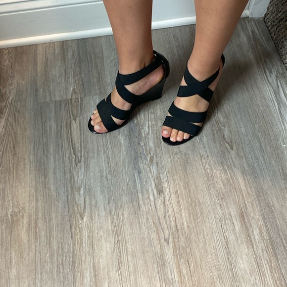 Bandolino Shoes - Bandolino Black Wedged High Heels Elastic Crisscrossing Straps Size 8M